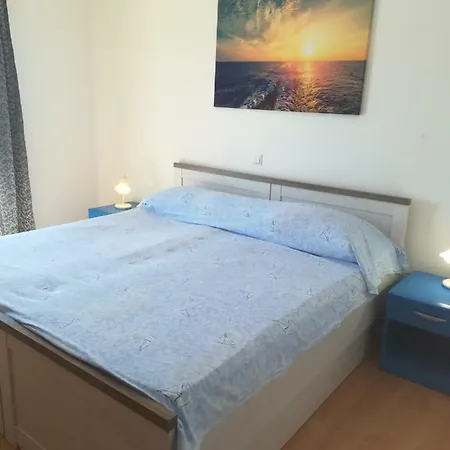 Apartment Leo